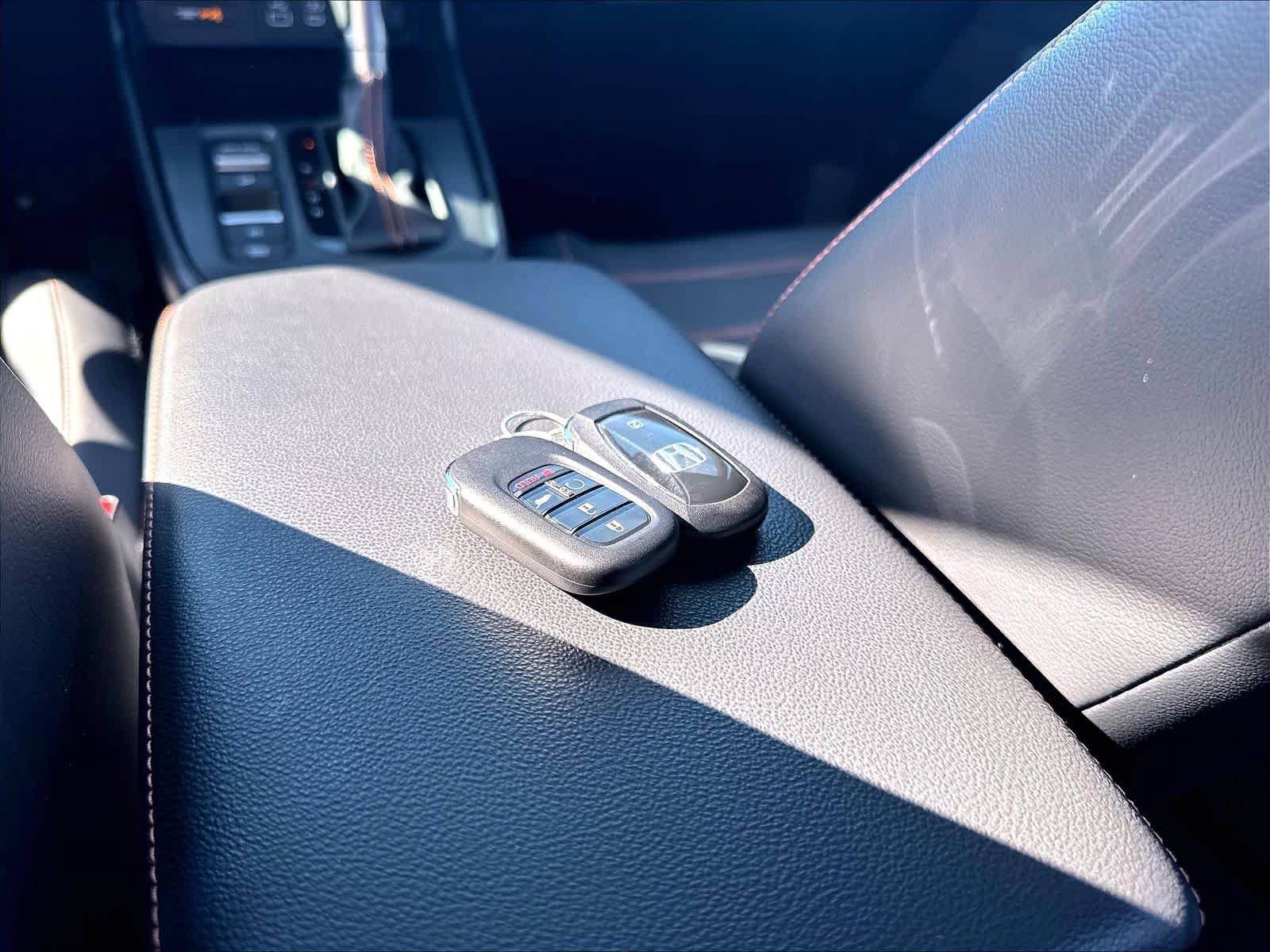 Used 2025 Honda CR-V Sport Touring image 14