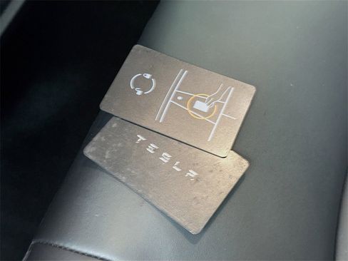 Used 2021 Tesla Model 3 Standard Range Plus image 32