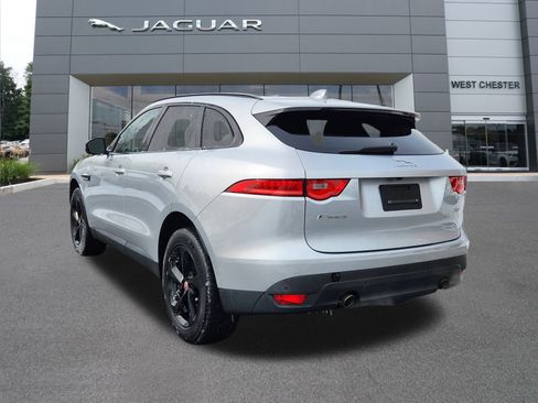 Used 2019 Jaguar F-PACE Premium image 3