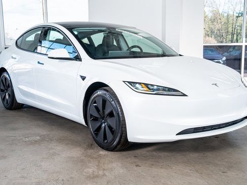 Used 2025 Tesla Model 3 Long Range image 4