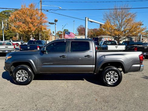 Used 2019 Toyota Tacoma SR5 image 2