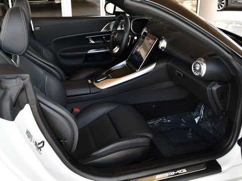 Used 2024 Mercedes-Benz SL 55 AMG 4MATIC image 21