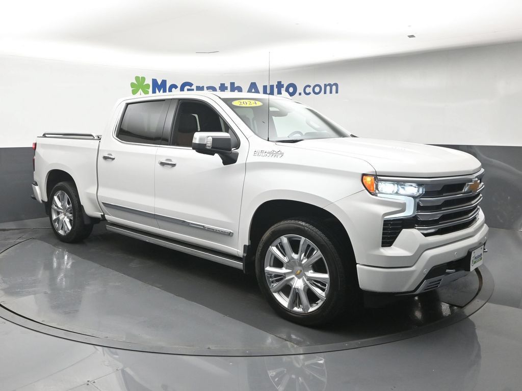 Used 2024 Chevrolet Silverado 1500 High Country w/ High Country Premium Package AWD/4WD image 2