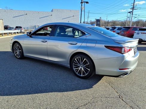 Used 2023 Lexus ES 350 w/ Premium Package image 4