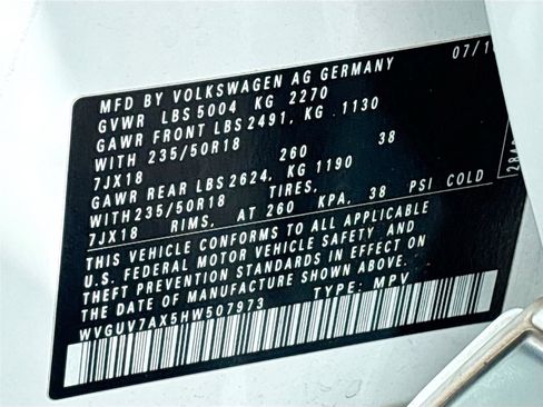 Used 2017 Volkswagen Tiguan Sport image 32