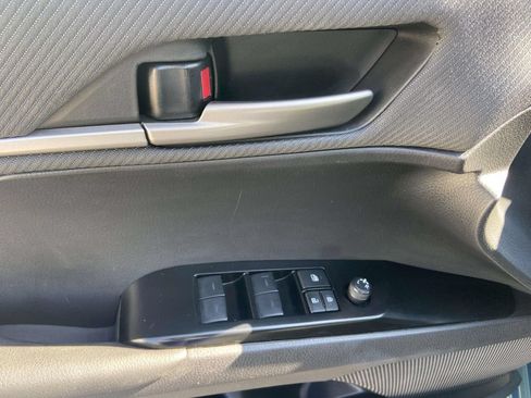 Used 2025 Toyota Camry SE w/ Convenience Package FWD image 15