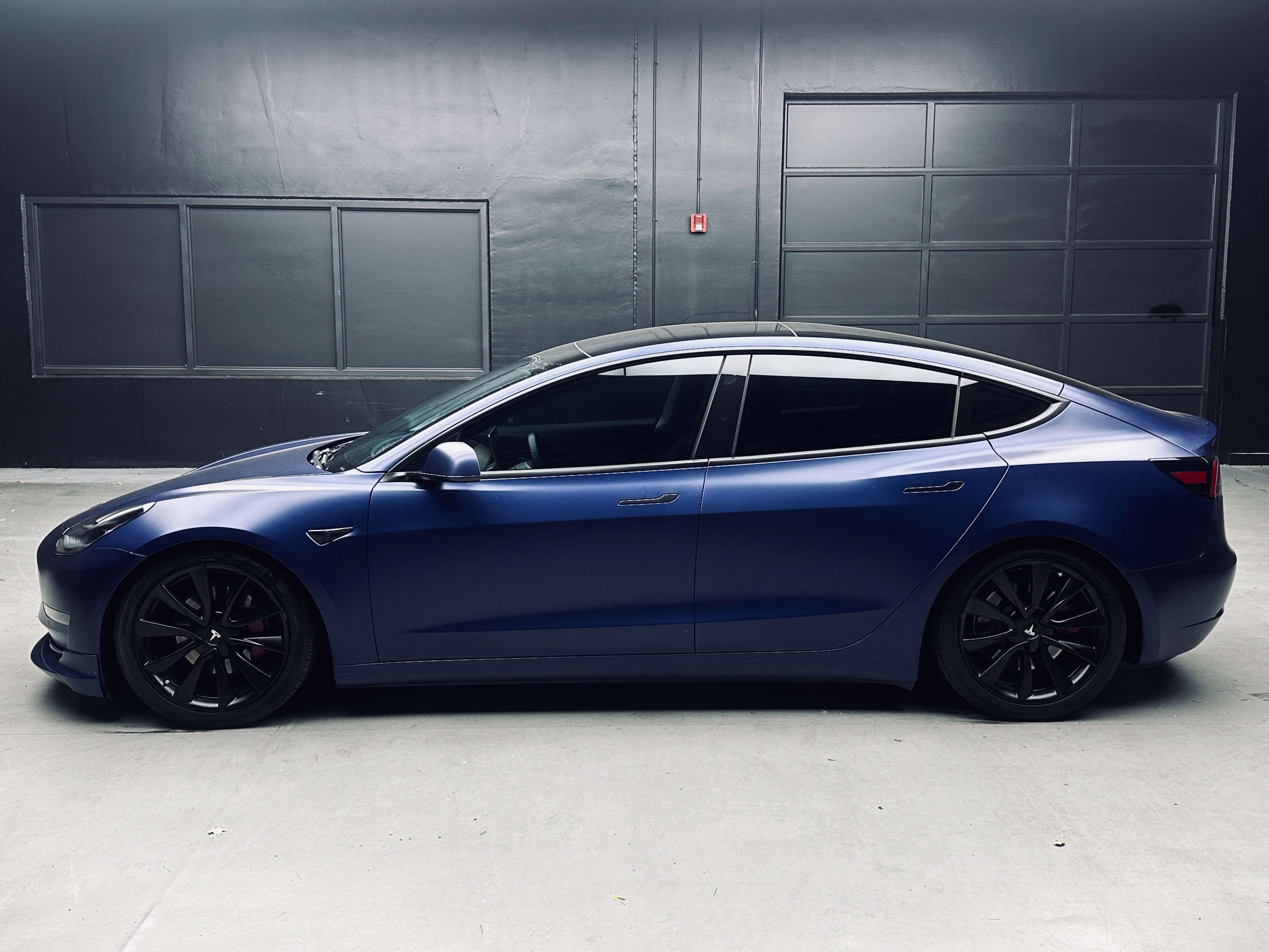 Used 2018 Tesla Model 3 Long Range AWD/4WD image 3