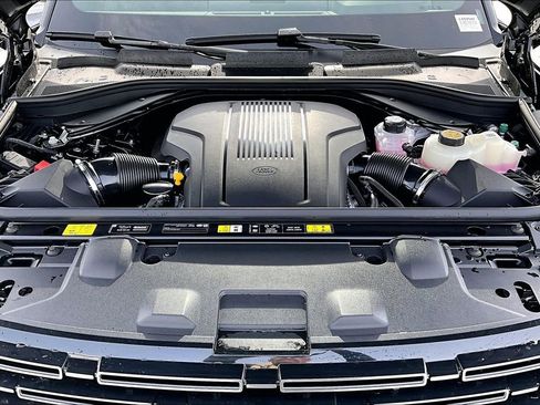 New 2026 Land Rover Range Rover SE image 12
