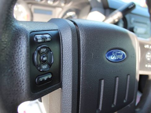 Used 2015 Ford F250 XL w/ Power Equipment Group AWD/4WD image 11