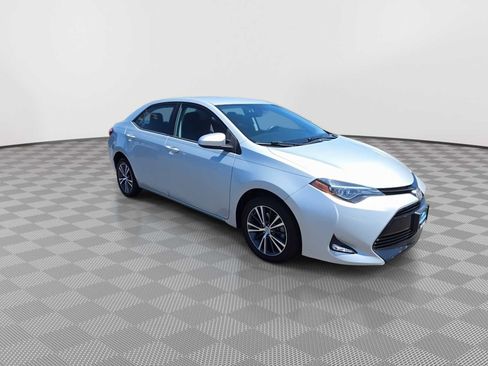 Used 2018 Toyota Corolla LE w/ LE Premium Package FWD image 2