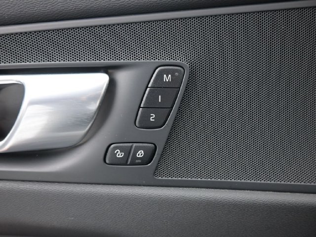 Used 2023 Volvo XC60 B5 Plus w/ Protection Package FWD image 25