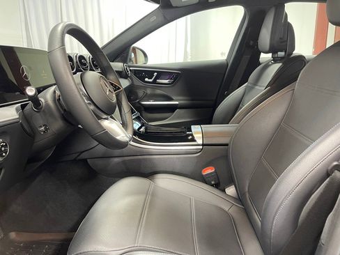 Used 2025 Mercedes-Benz C 300 4MATIC Sedan image 20