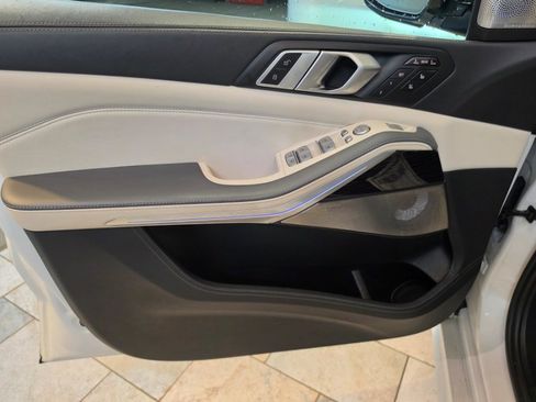 Used 2023 BMW X7 M60i w/ Executive Package AWD/4WD image 15