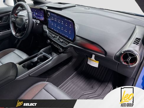 Used 2026 Chevrolet Equinox EV RS w/ Convenience Package II FWD image 31