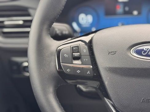 Used 2025 Ford Escape Platinum image 10