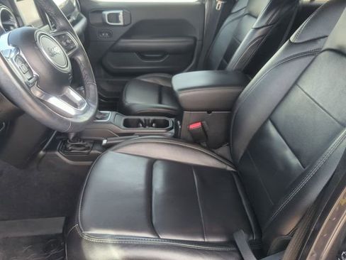 Used 2021 Jeep Wrangler Unlimited Sahara AWD/4WD image 11
