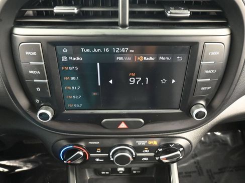 Used 2024 Kia Soul LX w/ Option Group 015 FWD image 21