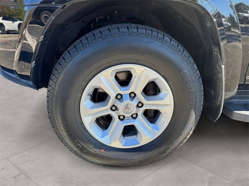 Used 2018 Toyota 4Runner SR5 Premium image 14