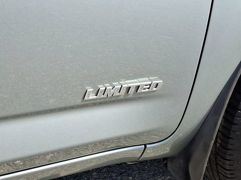 Used 2008 Toyota RAV4 Limited AWD/4WD image 32