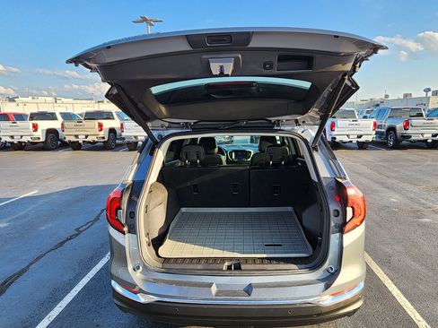 Used 2020 GMC Terrain SLT w/ Preferred Package FWD image 10