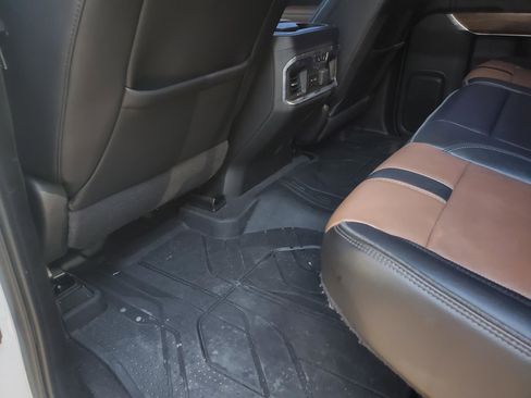 Used 2020 Chevrolet Silverado 1500 High Country w/ Technology Package image 38