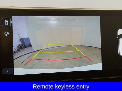 Used 2025 Hyundai Santa Fe SE image 18