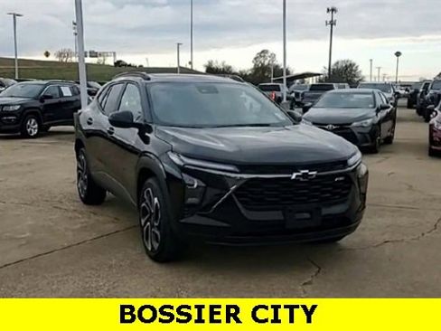 Certified 2025 Chevrolet Trax RS w/ Sunroof Package image 3