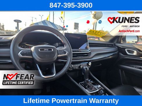 Used 2025 Jeep Compass Trailhawk AWD/4WD image 34