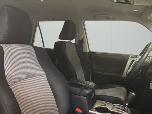 Used 2017 Toyota 4Runner SR5 AWD/4WD image 14