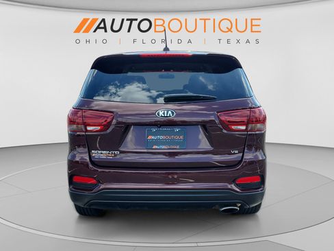 Used 2019 Kia Sorento AWD V6 image 4