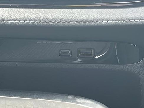 Used 2025 Buick Enclave Preferred image 29