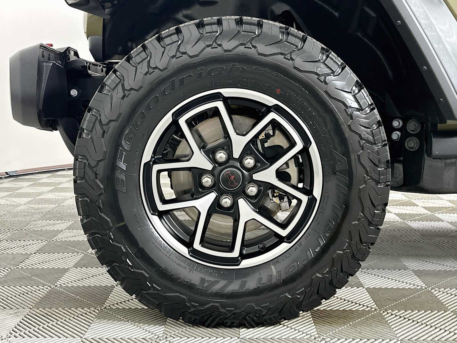 Used 2026 Jeep Wrangler Unlimited Rubicon w/ Safety Group AWD/4WD image 28