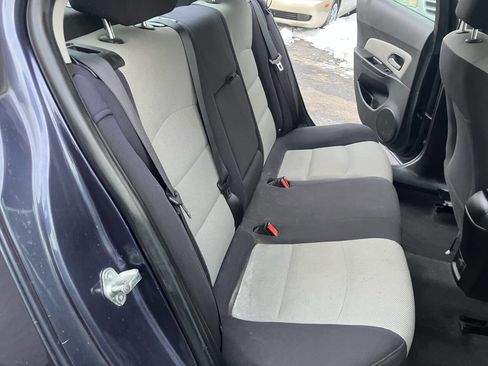 Used 2014 Chevrolet Cruze LS image 28