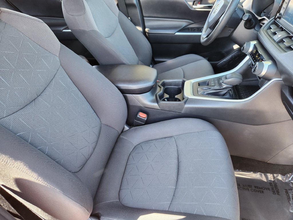 Used 2019 Toyota RAV4 XLE AWD/4WD image 5