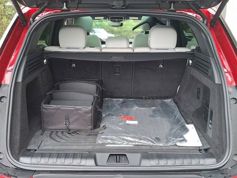 Certified 2025 Land Rover Range Rover Sport image 27