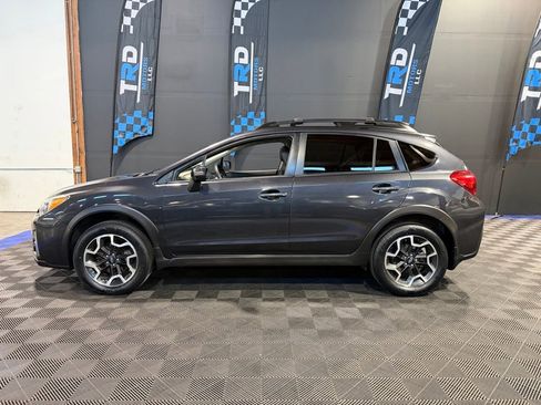 Used 2017 Subaru Crosstrek 2.0i Limited image 2
