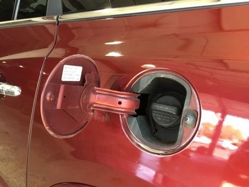 Used 2017 Buick Enclave Premium image 13