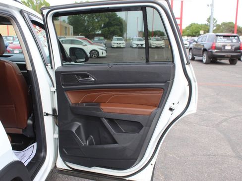 Used 2023 Volkswagen Atlas SE AWD/4WD image 12