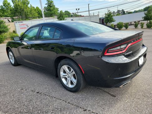 Used 2019 Dodge Charger SXT RWD image 7