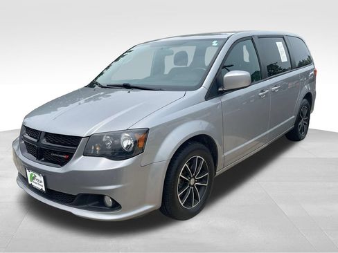 Used 2018 Dodge Grand Caravan SE FWD image 3