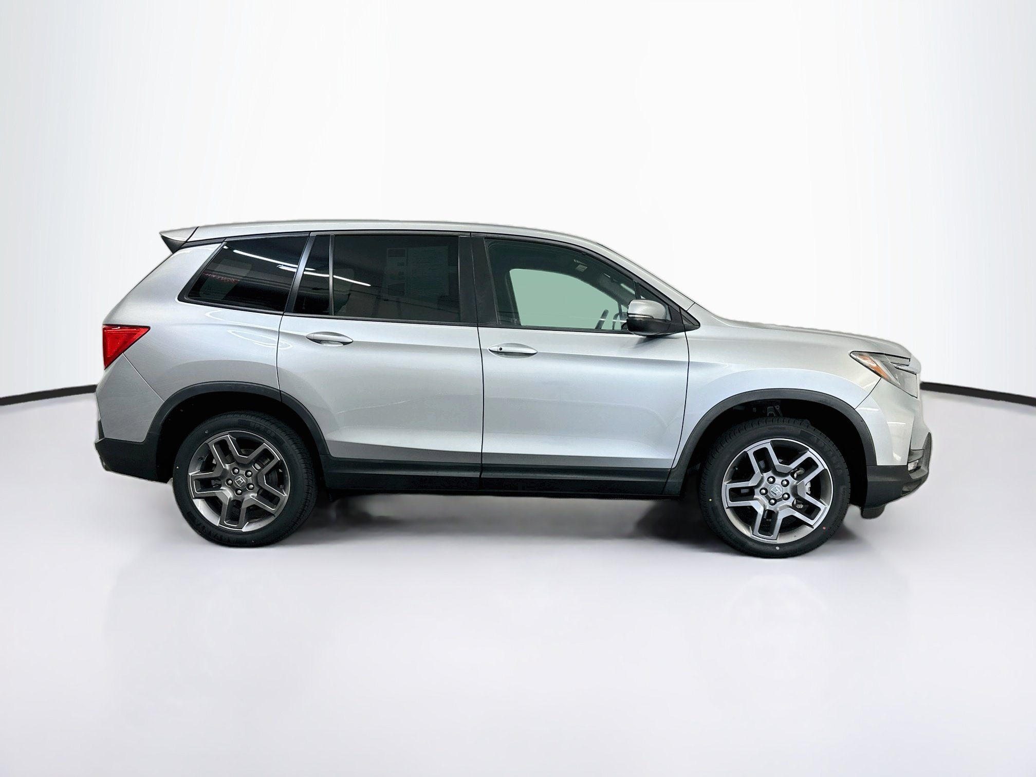 Used 2023 Honda Passport EX-L image 10