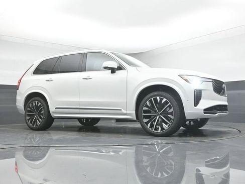New 2026 Volvo XC90 B6 Ultra w/ Protection Package image 38