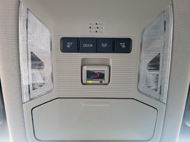 Used 2025 Toyota RAV4 XLE AWD/4WD image 19