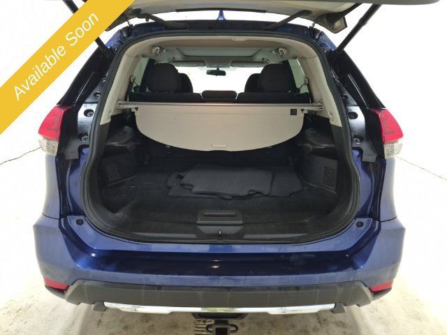 Used 2017 Nissan Rogue SV AWD/4WD image 4