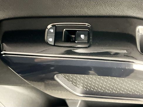 Used 2022 Nissan Pathfinder SV FWD image 31