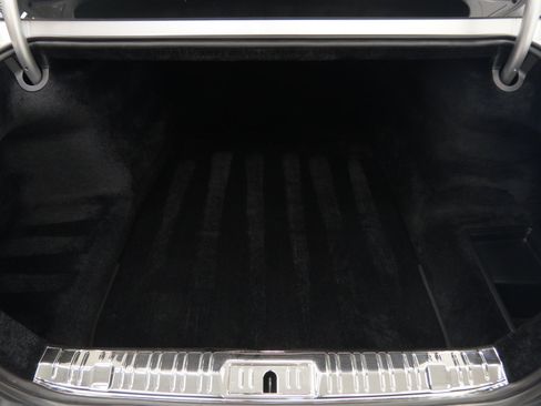 Used 2013 Rolls-Royce Ghost RWD image 18