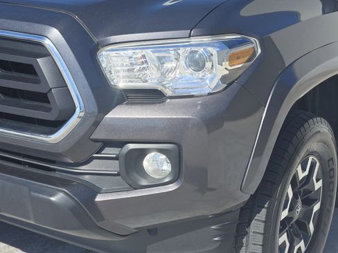 Used 2020 Toyota Tacoma SR5 image 11