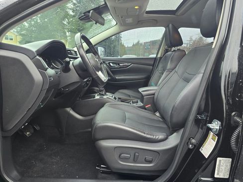 Used 2017 Nissan Rogue Sport SL w/ SL Premium Package image 4