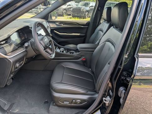 New 2026 Jeep Grand Cherokee Limited AWD/4WD image 9