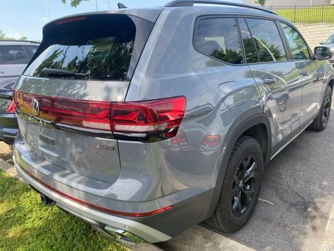 Certified 2026 Volkswagen Atlas Peak Edition AWD/4WD image 11